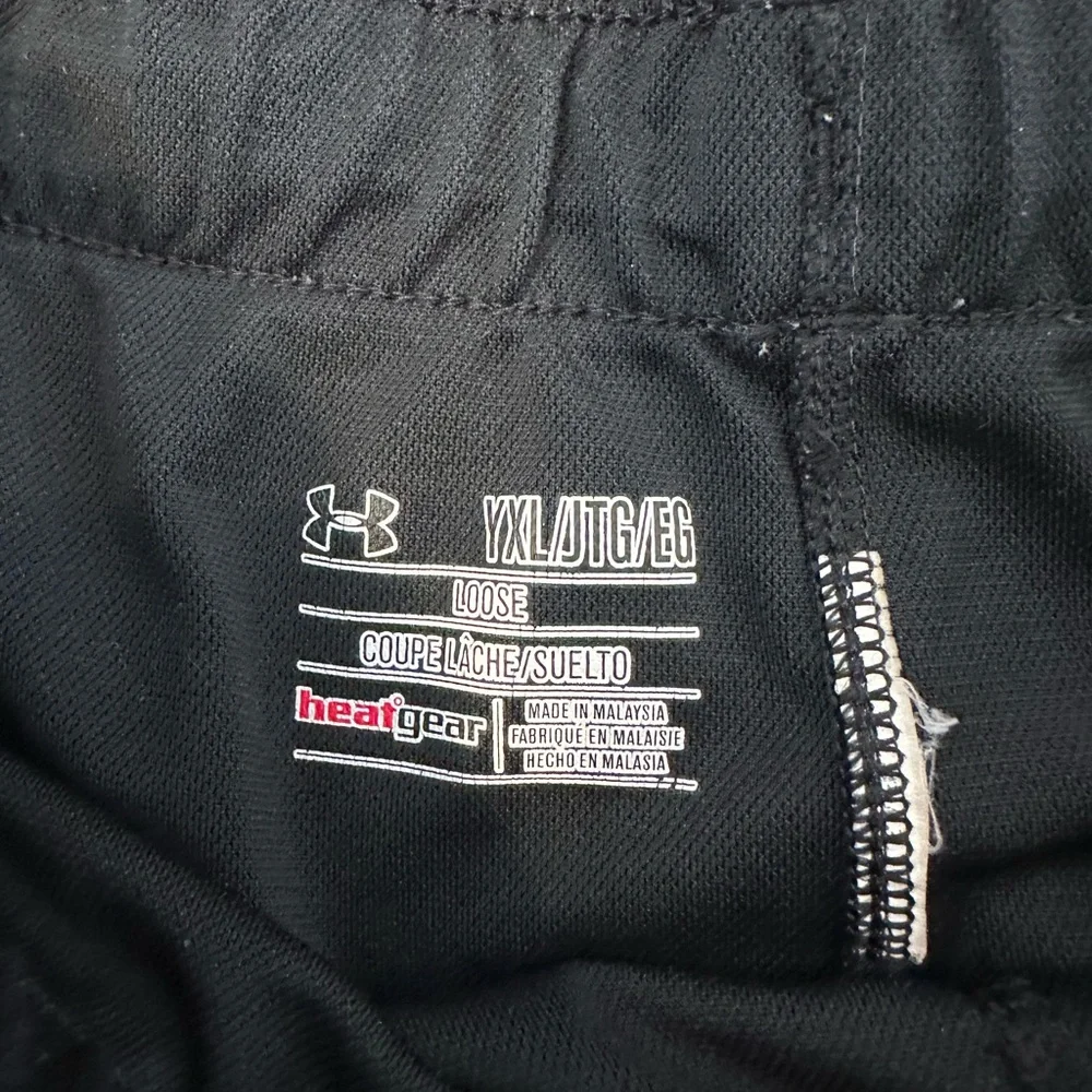 Girls Under Armour Athletic Shorts set of 2. Mint condition. Size youth XL. - Picture 8 of 9